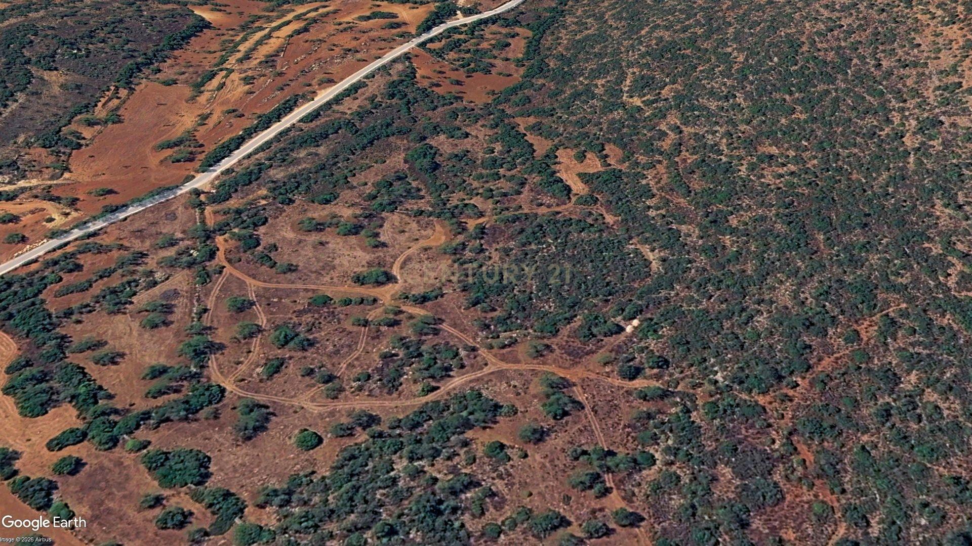 Fotografia 3 de Terreno 44720 m² com bons acessos próximo de Paderne – Albufeira