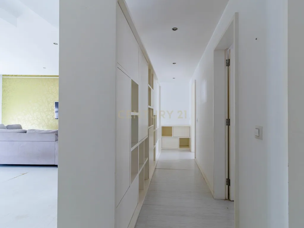 Apartamento T3 na Rua Doutor António José de Almeida 28, Coimbra, Portugal - Image 14