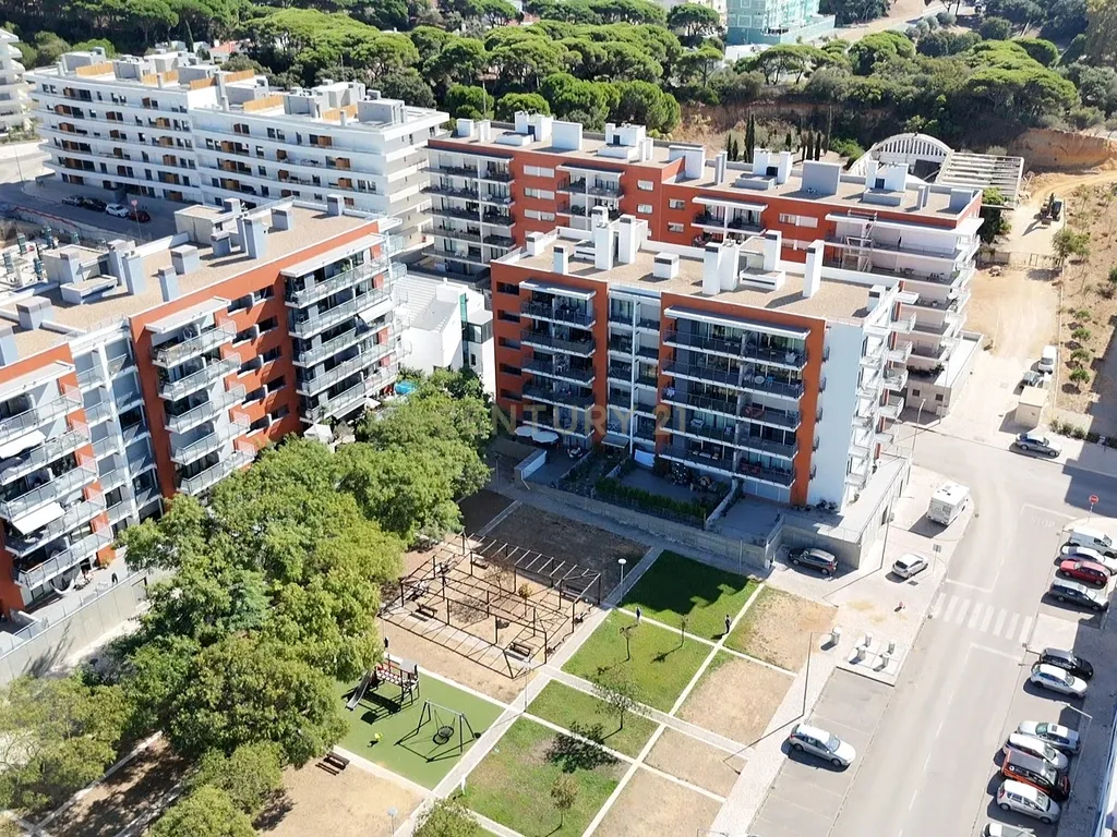 ✨ T3 de Excelência com Vista para a Baía do Seixal, Ponte 25 de Abril e Lisboa - Image 40