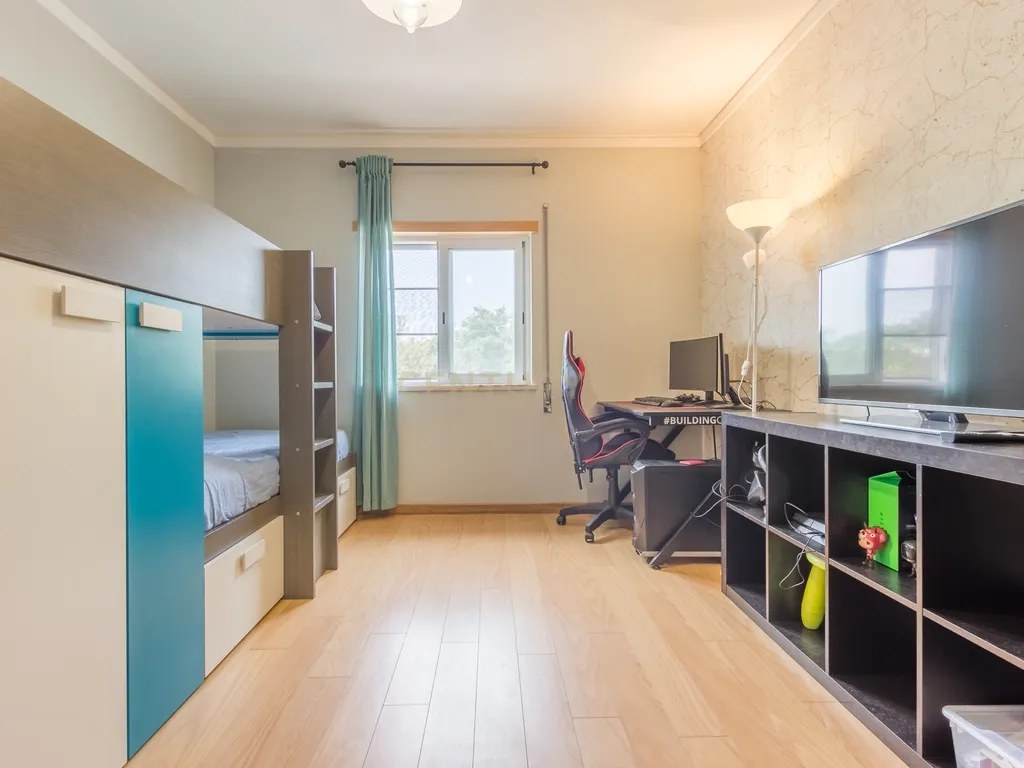 Apartamento T3 | Palhais – Barreiro | R/C – 145m2 - Image 14
