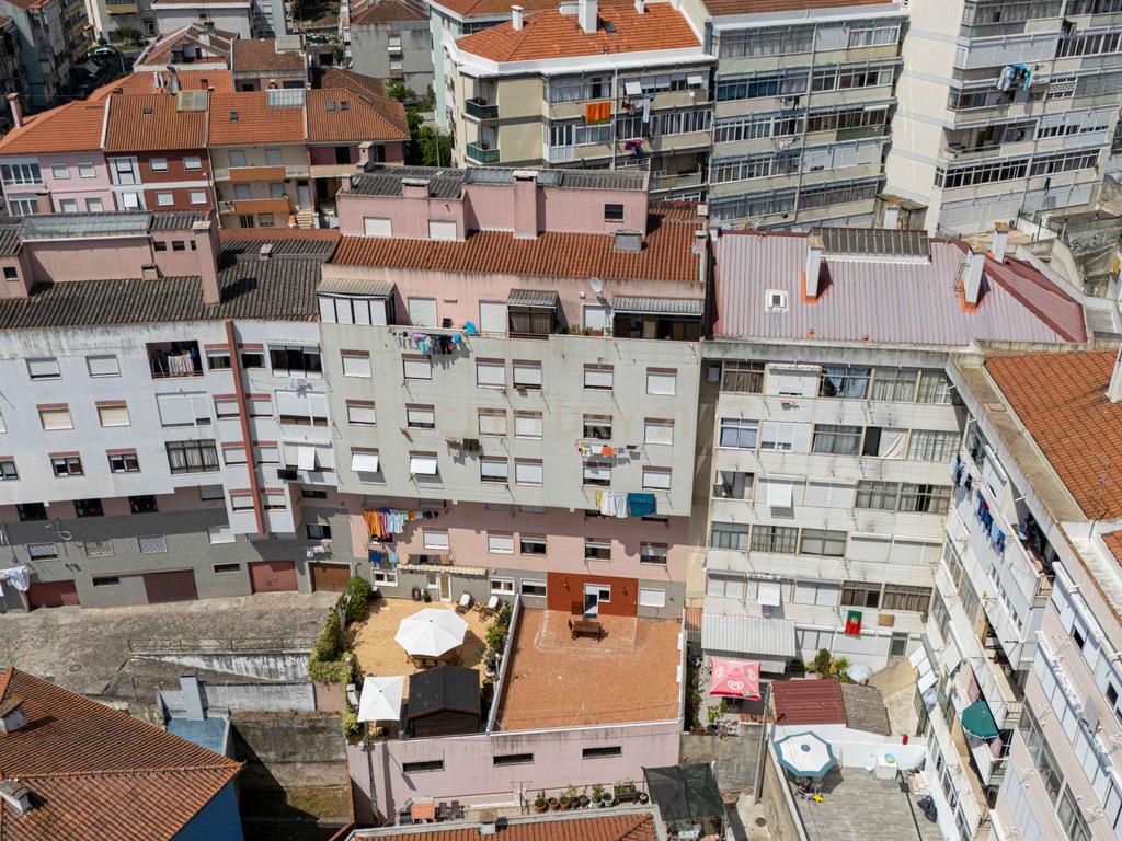 T1+1 com Terraço Privativo e Estacionamento | Póvoa de Santo Adrião - Image 23