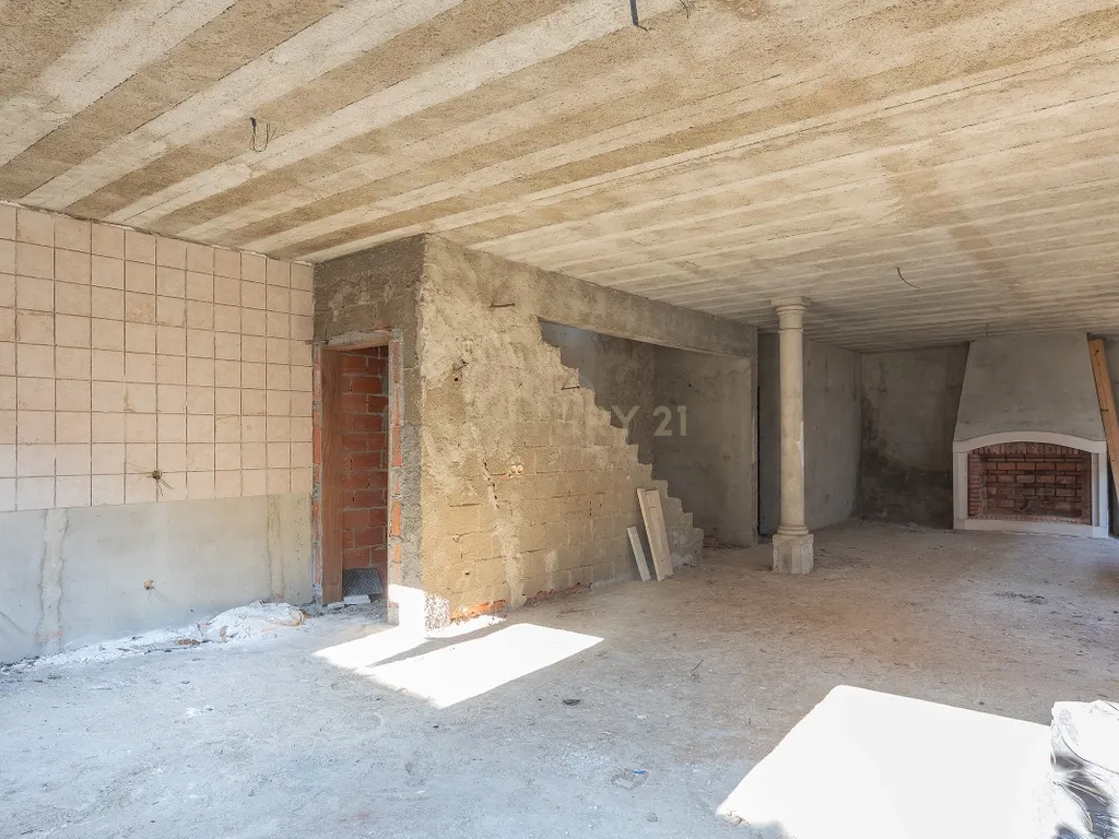 Moradia com Potencial de Investimento | Olhalvo - Alenquer - Image 25