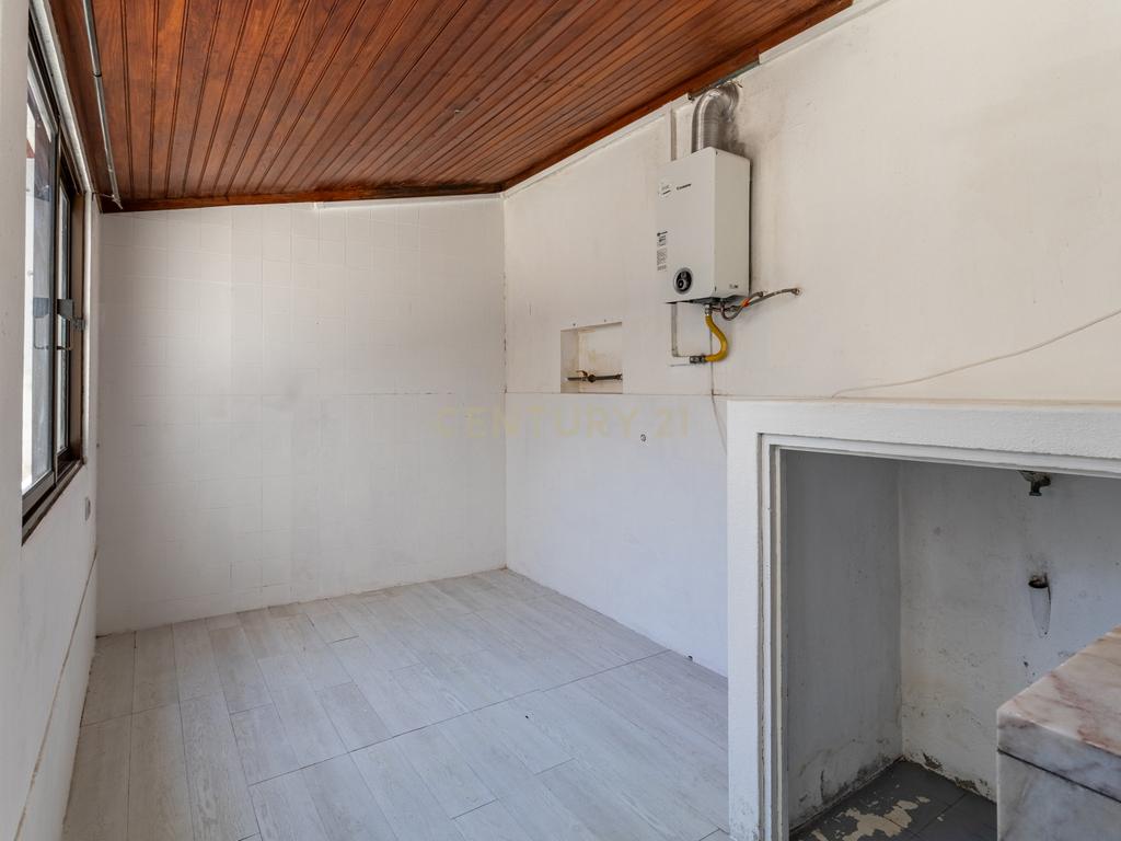 Espaçosa Moradia T3 em Azambuja, Lisboa - Image 11