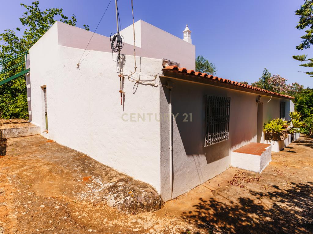 Quinta com 8660 m2 com Moradia, piscina e dois terraços panorâmicos em Silves - Image 4