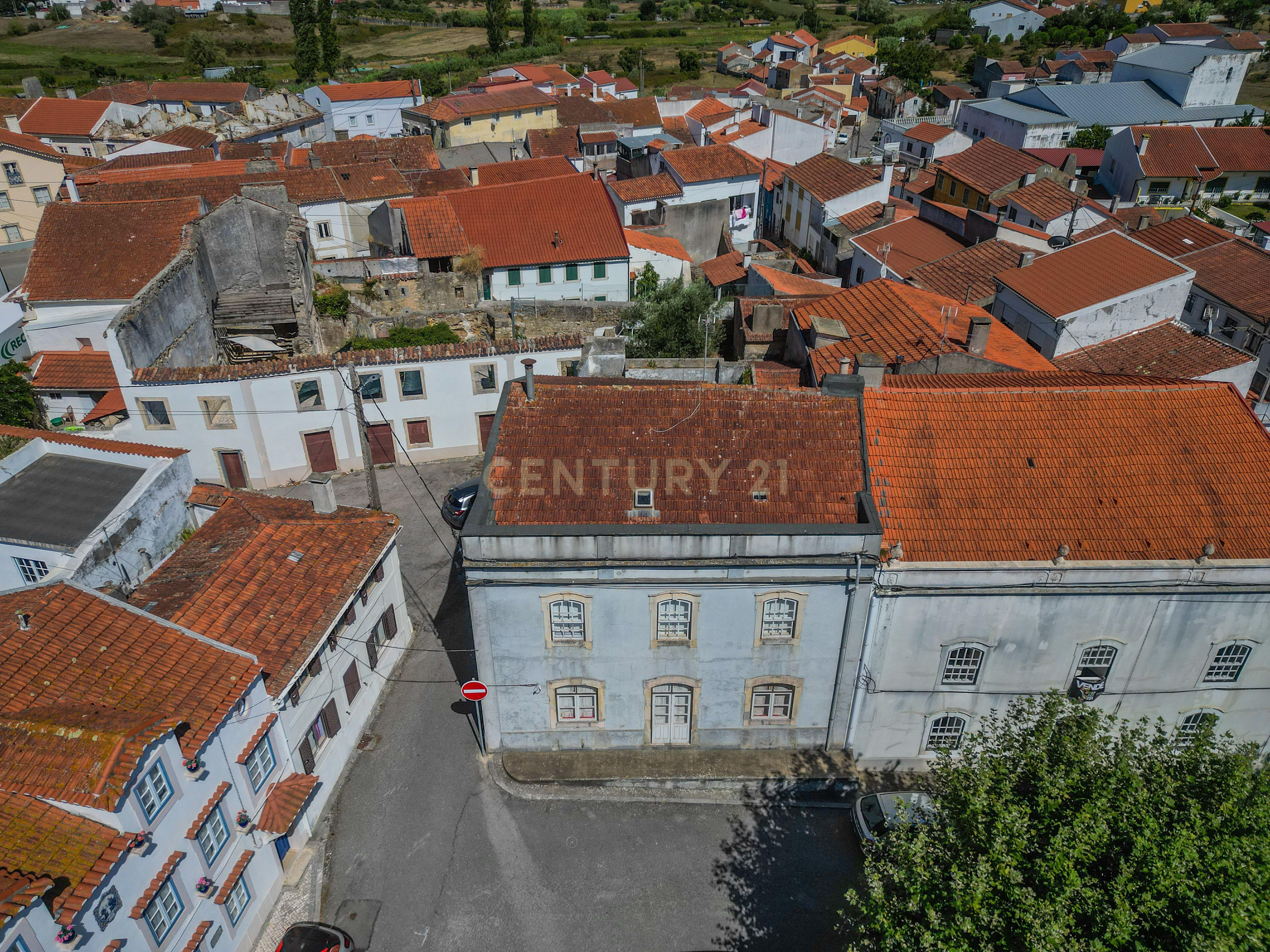 Fotografia 4 de Venda de 1/3 de Propriedade Histórica com 3 Pisos, Garagem e Terraço – Maiorca, Figueira da Foz