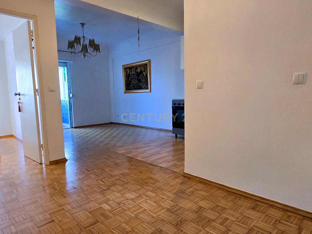 Apartamento T1 com excelente localização no Alto de Algés - Image 4