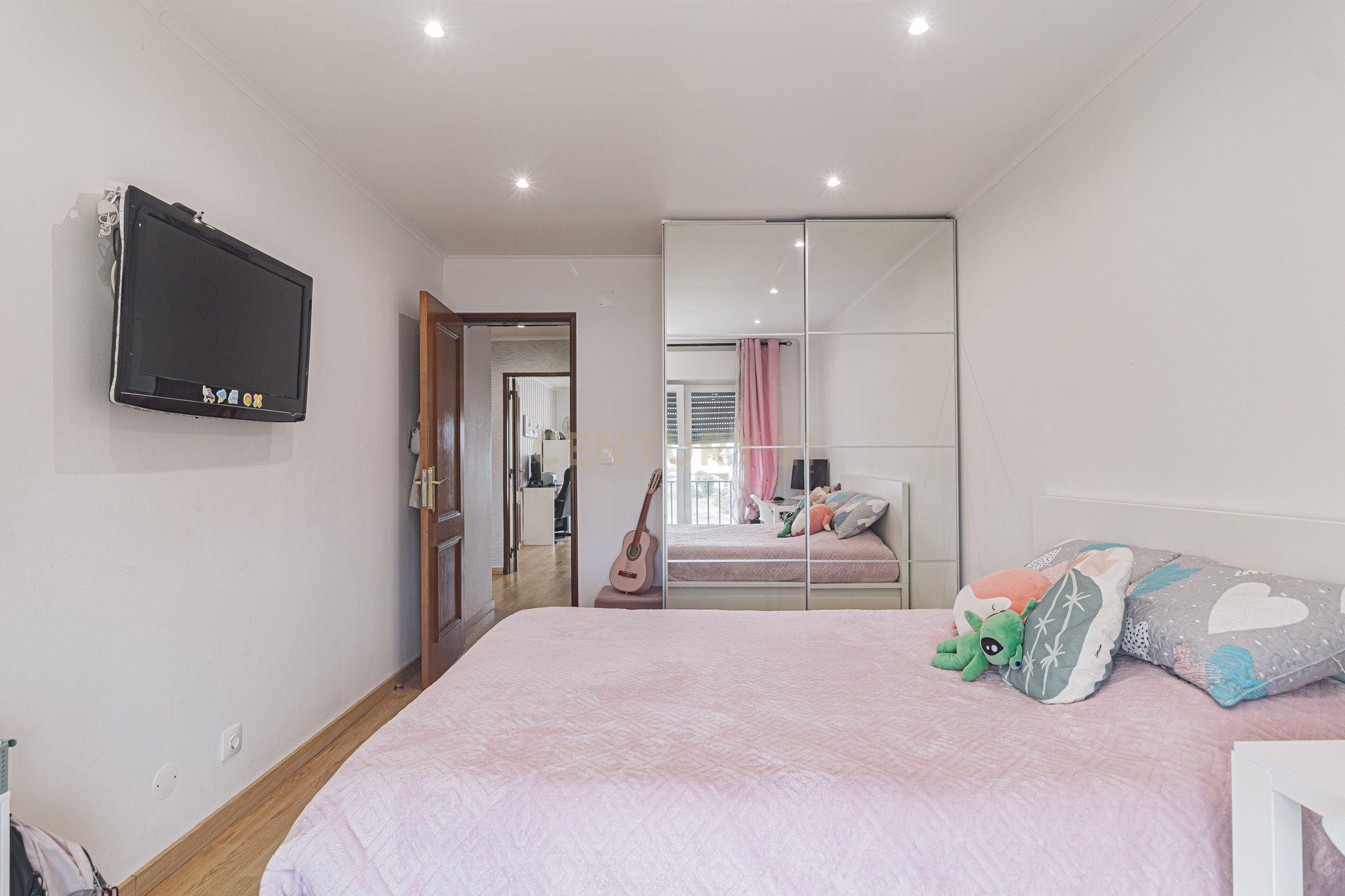 Apartamento T3  - Conforto, espaço e localização Ideal em Vale Figueira - Image 19