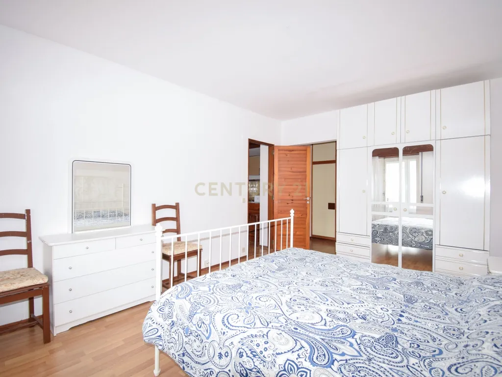 Apartamento T1 com Vista Mar em Carcavelos - Image 8