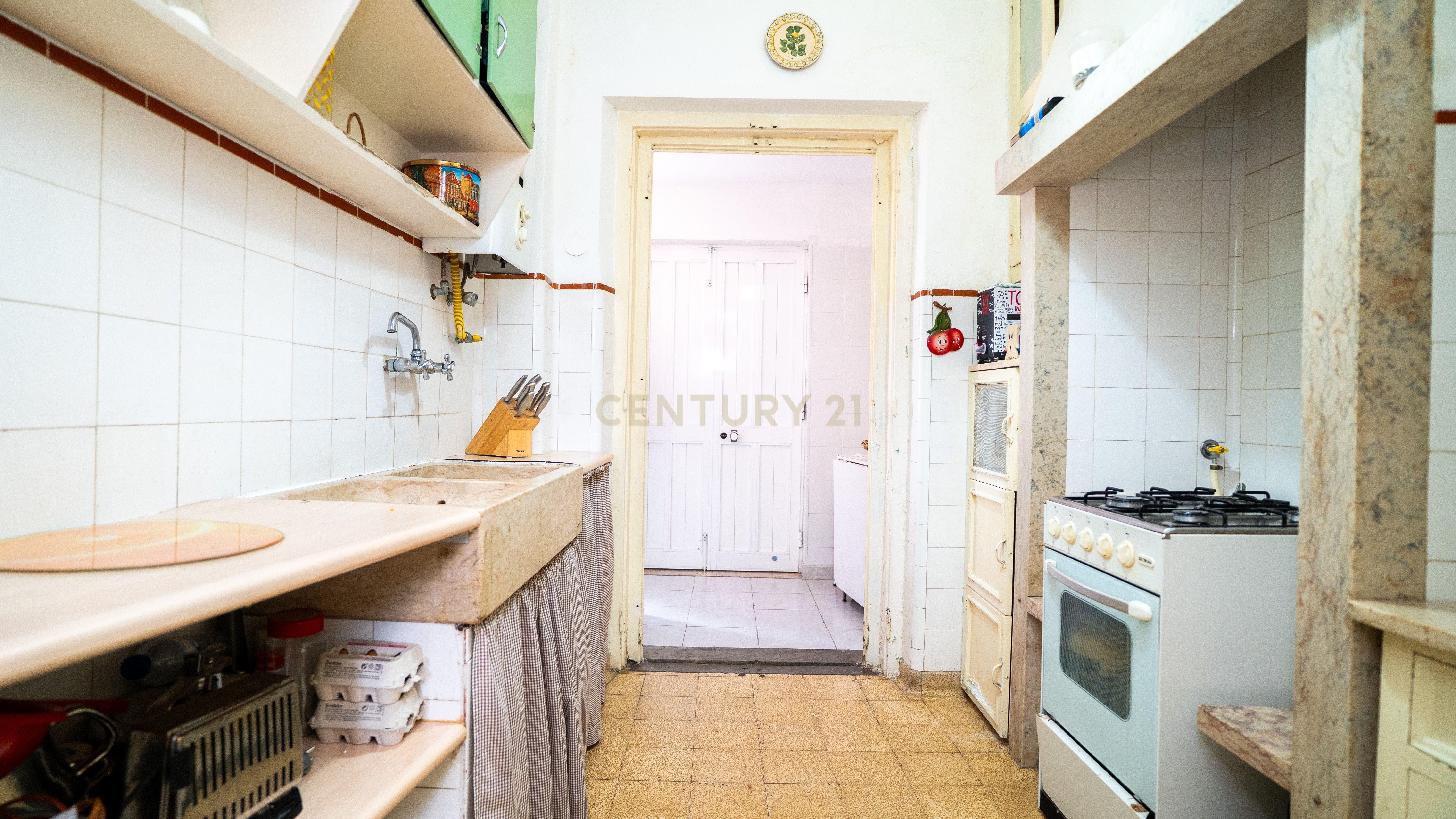 Moradia T6, na Rua 1 no Bairro de Belém, para modernizar em lote com 290m² - Image 43