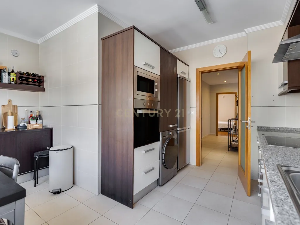 Apartamento T3 com Garagem na Quinta João de Ourém — Olhão - Image 10