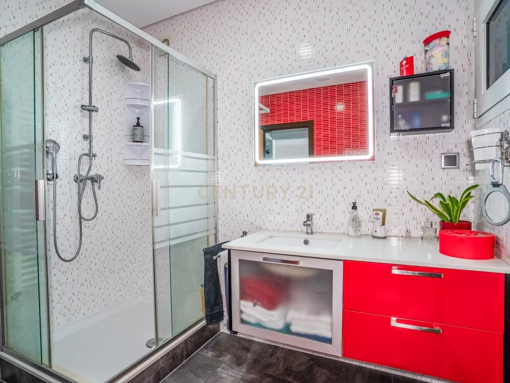 Moradia Moderna e Eficiente com 4 Quartos Próxima de Leiria - Image 26