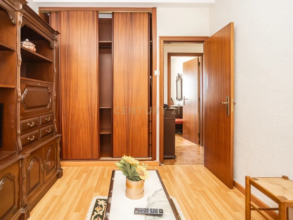 Apartamento T3 com Vista Deslumbrante sobre a Baía de Setúbal – Bairro dos Pescadores, Reboreda - Image 23
