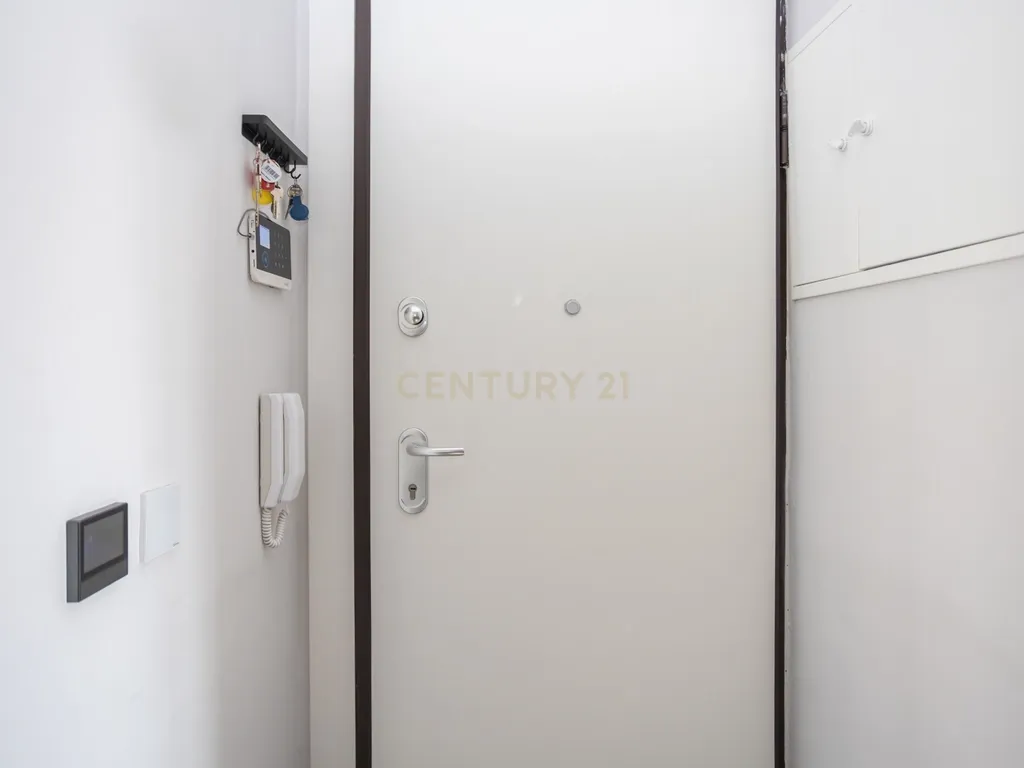 Apartamento T3 mais sótao, num 1 andar em Amora - Seixal - Image 35