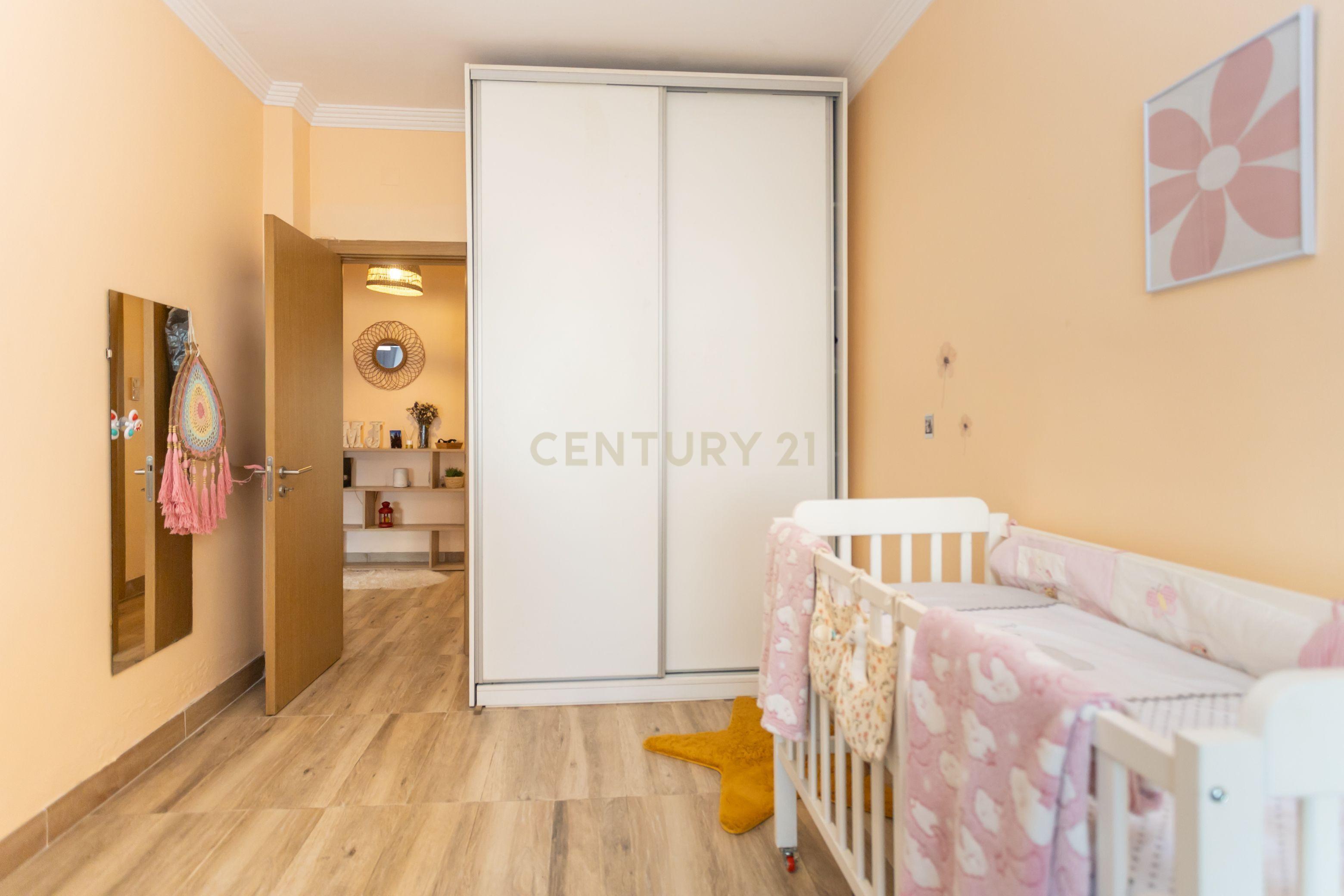 Fotografia 4 de Apartamento T2(+1) Renovado com Logradouro de 100m² – Pronto a Habitar (Mobilado e Equipado) em Paio Pires - Oportunidade Única!