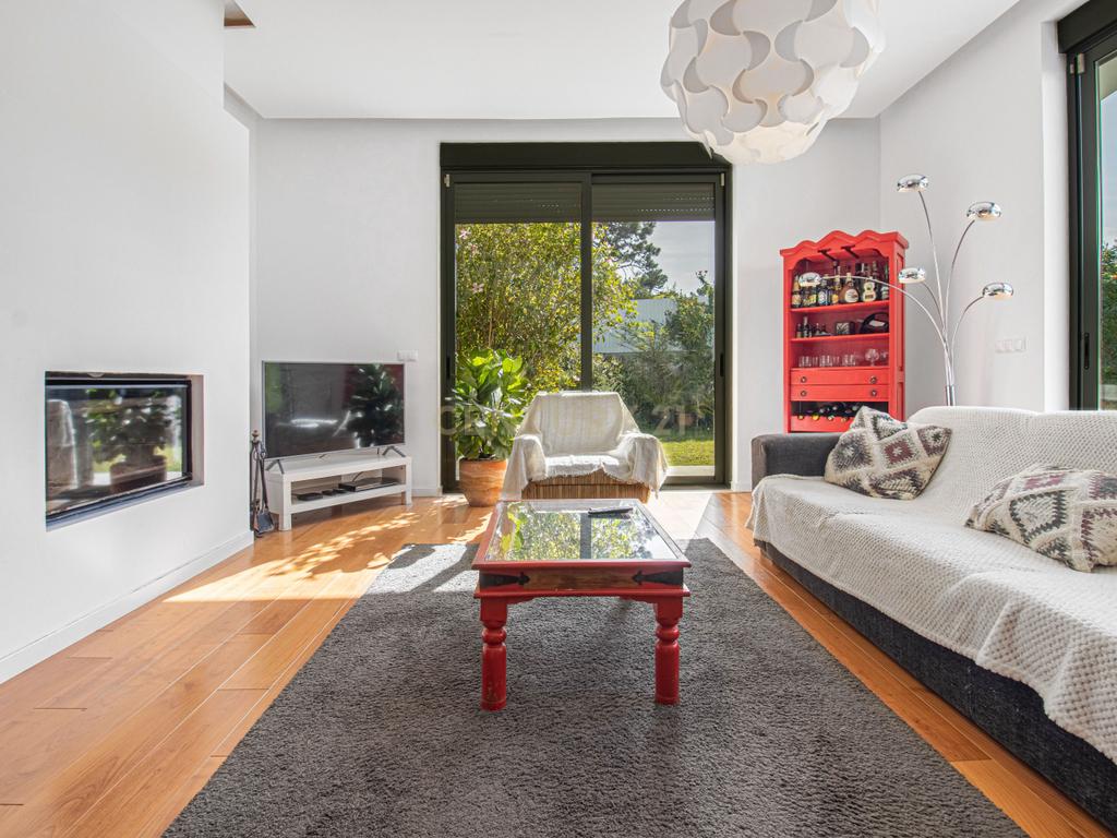 Moradia Isolada T4 291m2 em Lote de 1050 m2 em Mucifal, Colares, Sintra - Image 24