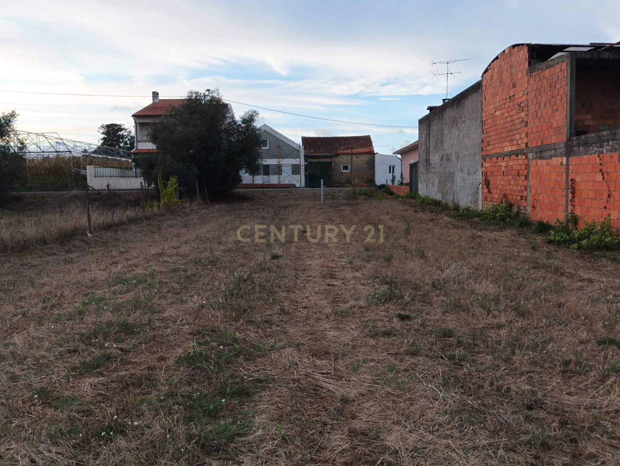 Fotografia 4 de terreno urbanizável com 1.789 m², em Fermentelos, concelho de Águeda.