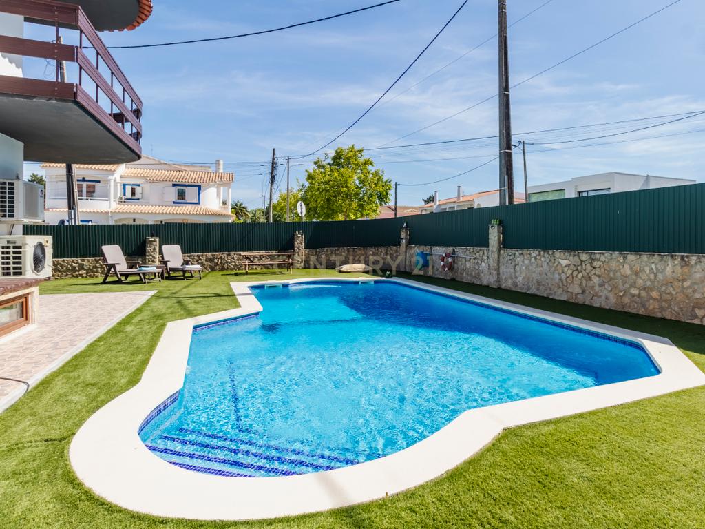 Moradia T4 como nova com piscina na Marisol em Lote de 500m² - Image 15