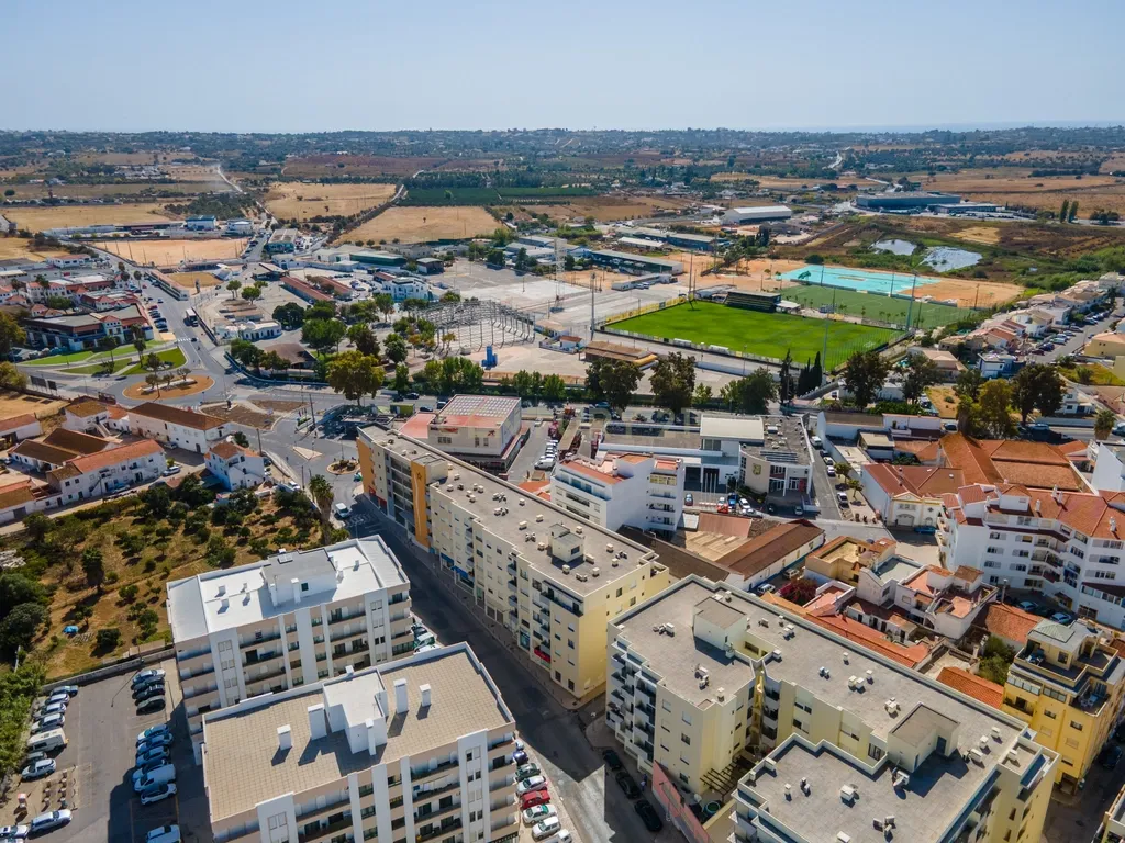 Excelente T3 em Lagoa | Localização Privilegiada perto de Tudo - Image 41