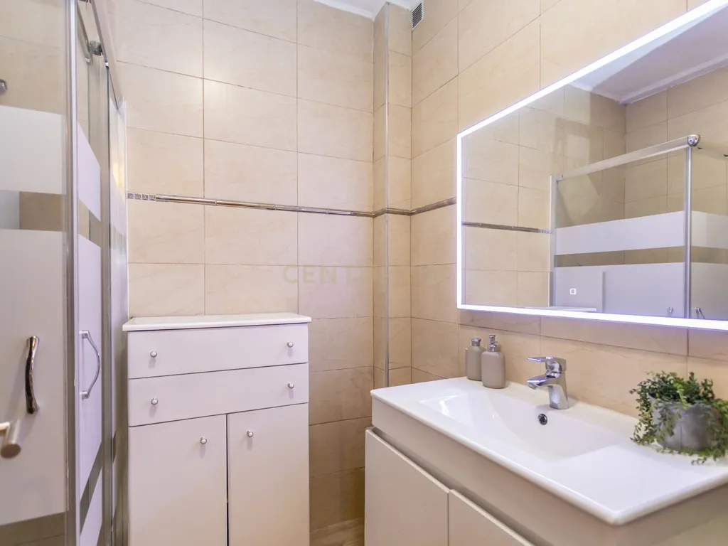 Apartamento T2(+1) Renovado com Logradouro de 100m² – Pronto a Habitar (Mobilado e Equipado) em Paio Pires - Oportunidade Única! - Image 19