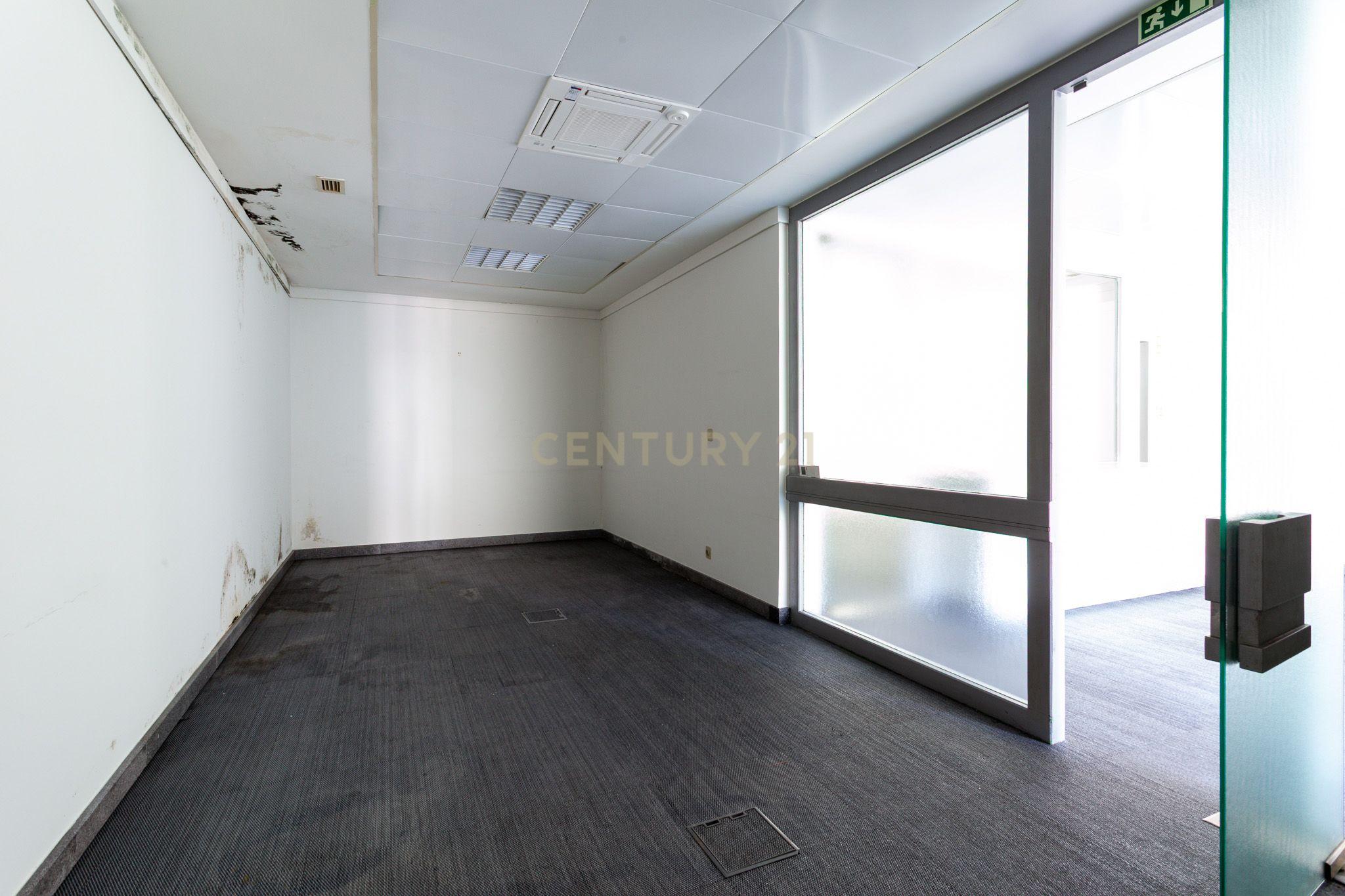 Fotografia 7 de Loja no centro de Loures para arrendamento