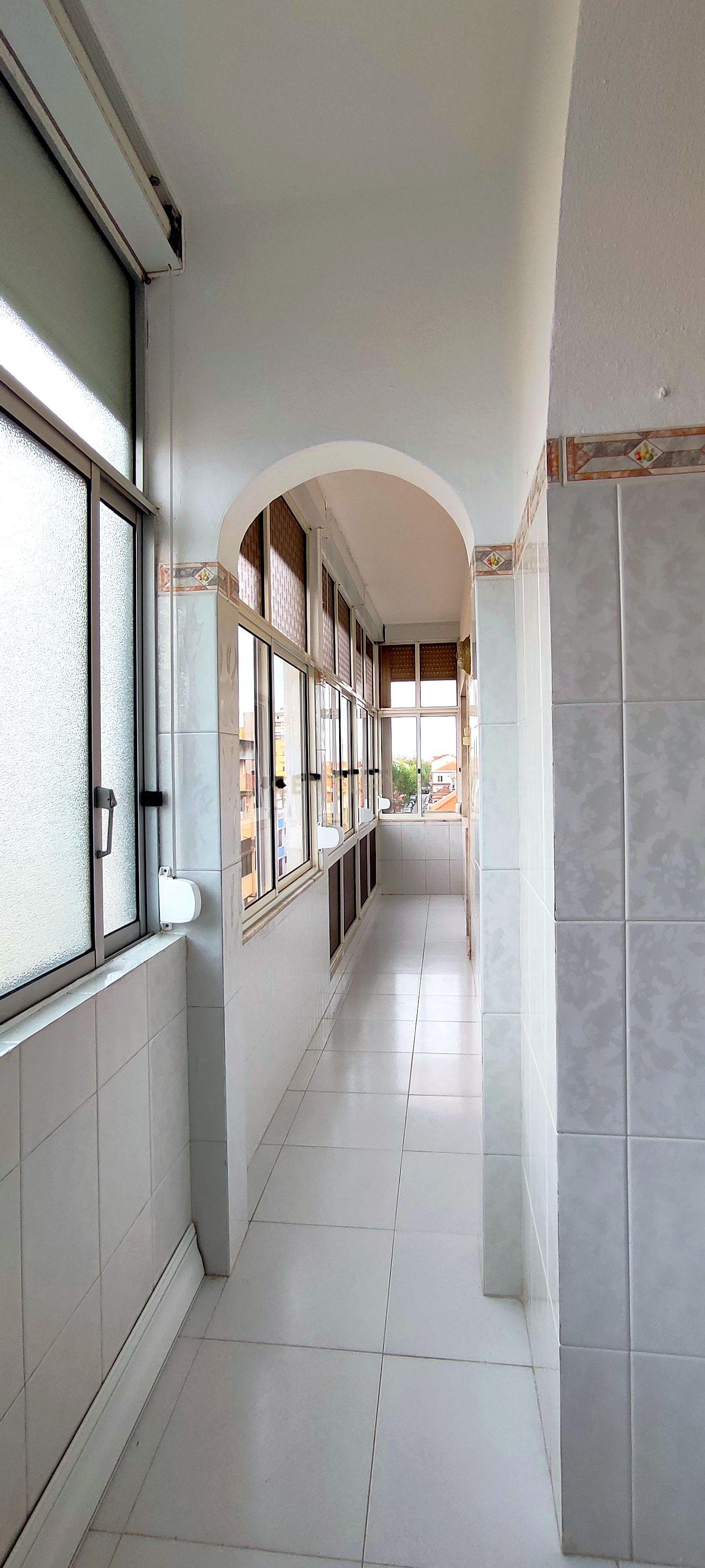 Apartamento T2 Centro Barreiro - Image 15