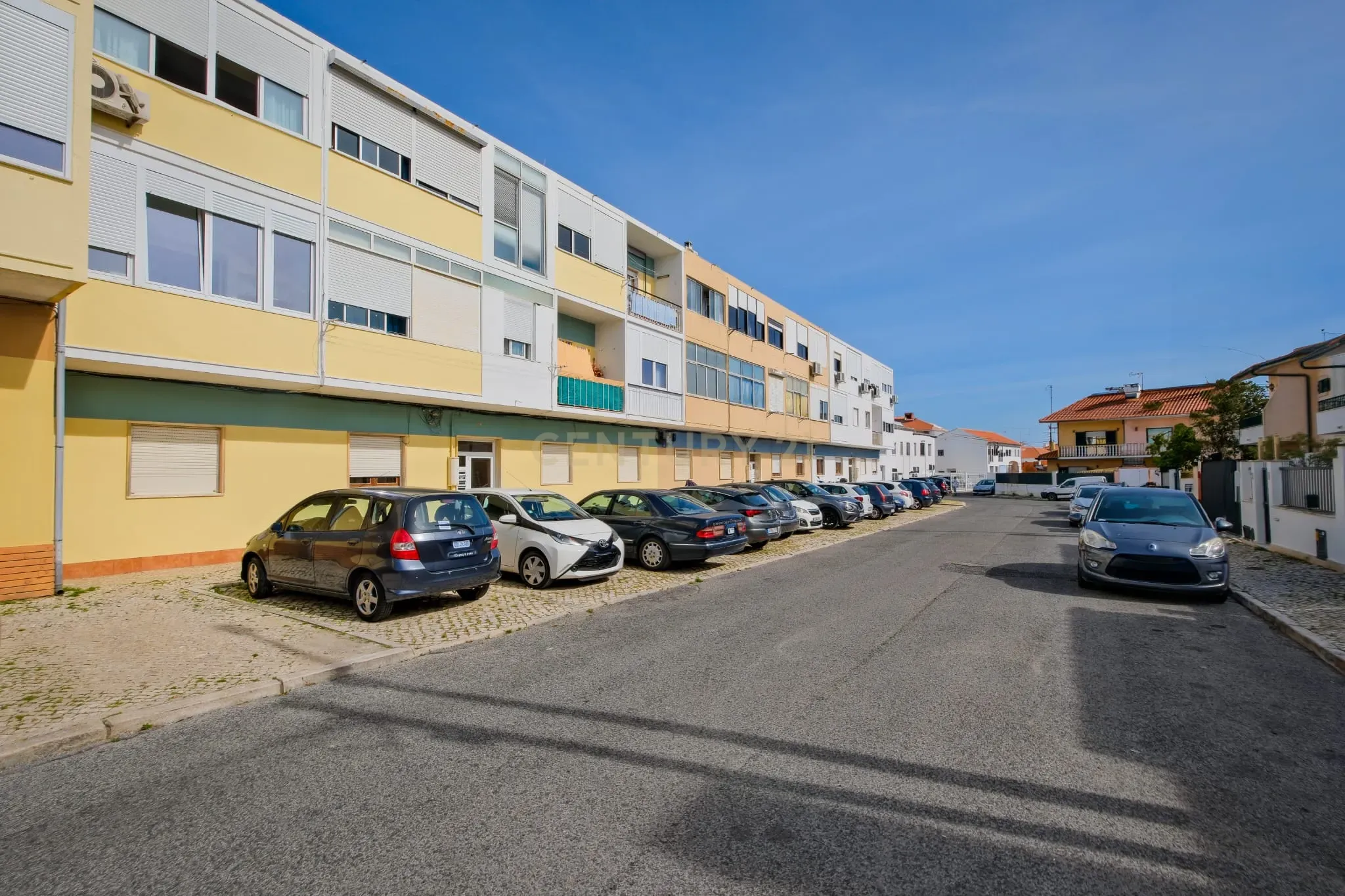 Apartamento T2 Remodelado em Tires - Image 29