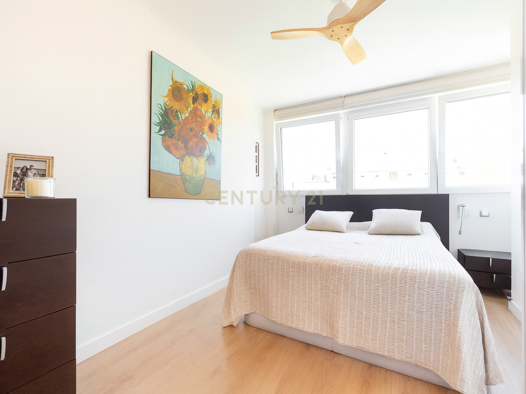 EXCLUSIVO APARTAMENTO EM URBANIZAÇÃO COM JARDIM E PISCINA - Image 17