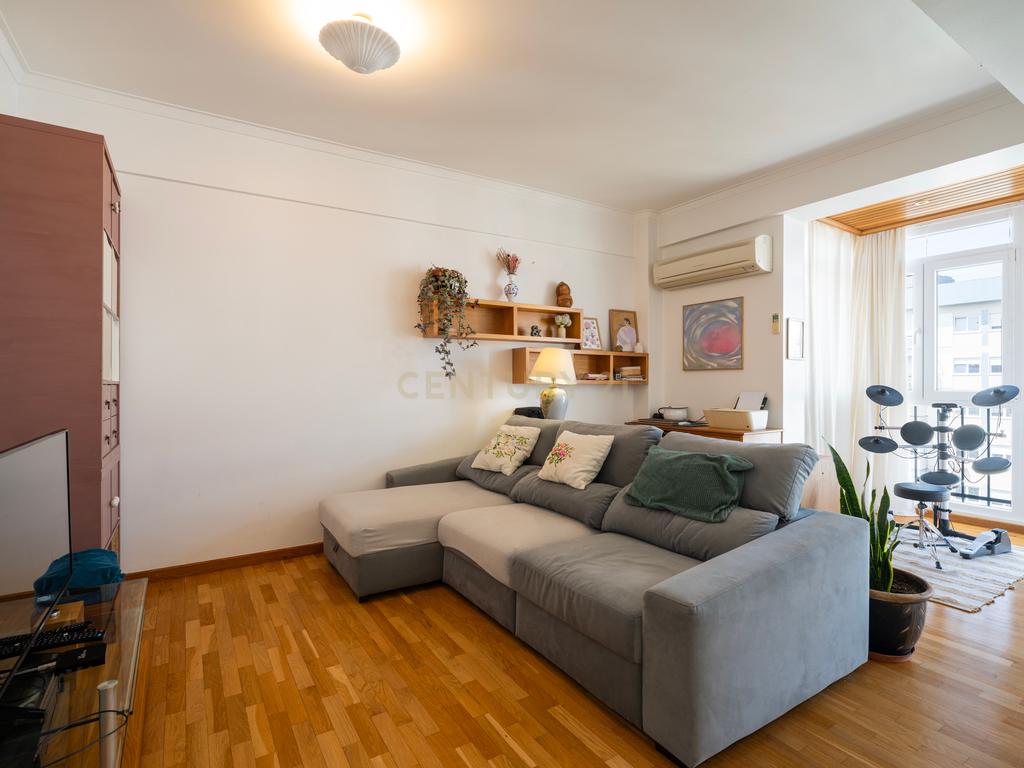 Excelente apartamento T3 em Carnaxide - Image 6