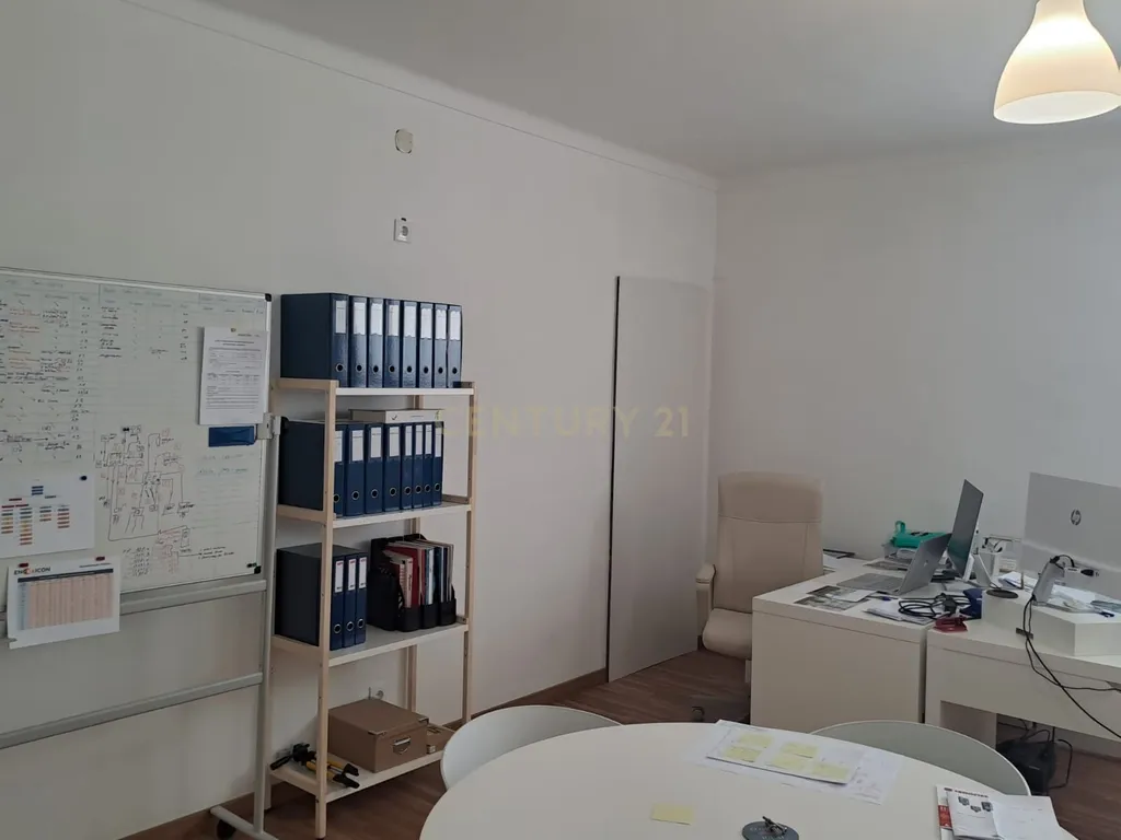 Escritórios para Empresas | 274 m² | 6 Salas | Zona Industrial de Palmela - Image 6