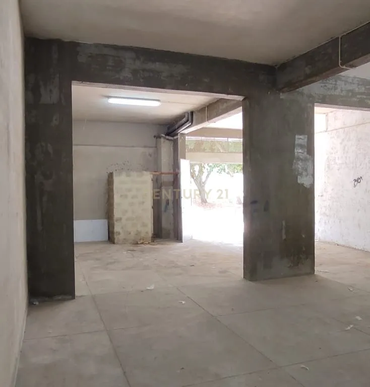 INVESTIMENTO - Venda de armazém arrendado (Lote 354) – Olivais Sul, Lisboa - Image 2