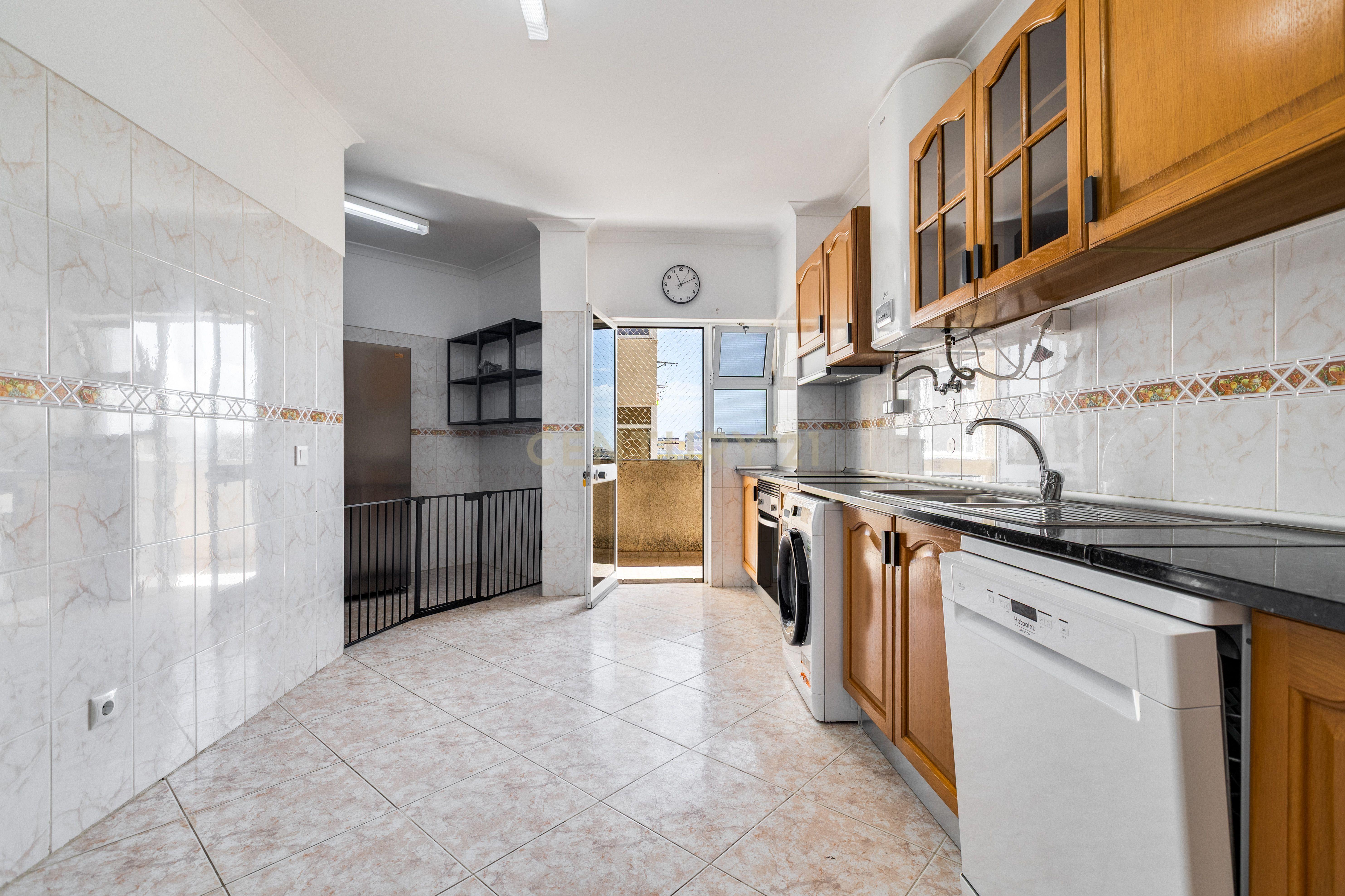 Fotografia 3 de T3 com 155 m² no centro de Olhão | 330.000 €