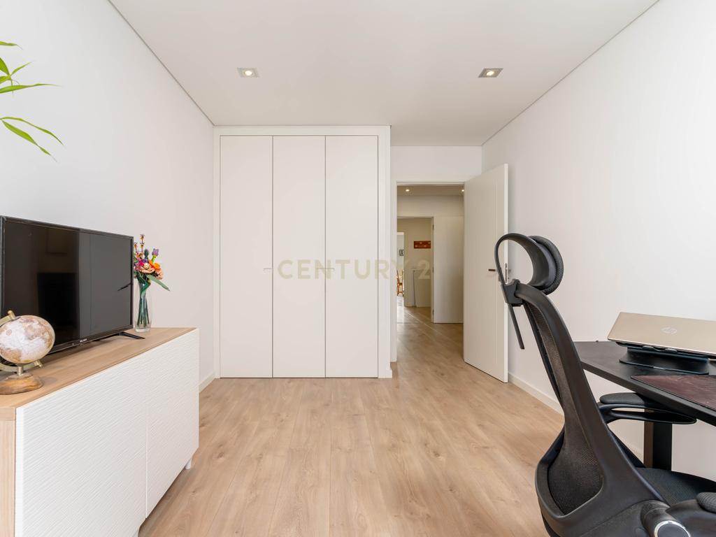 Duplex no Parque Luso em Corroios - Image 10