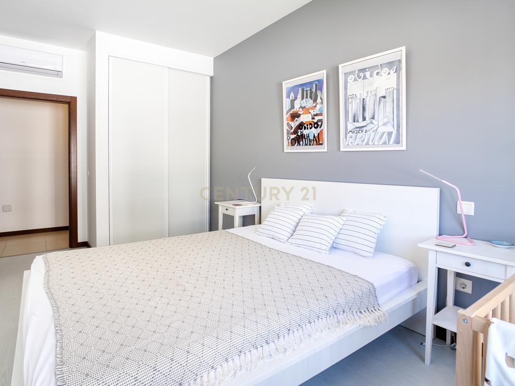 Apartamento T2 em Condomínio Fechado com Piscina e Jardins – Pederneira, Nazaré - Image 18