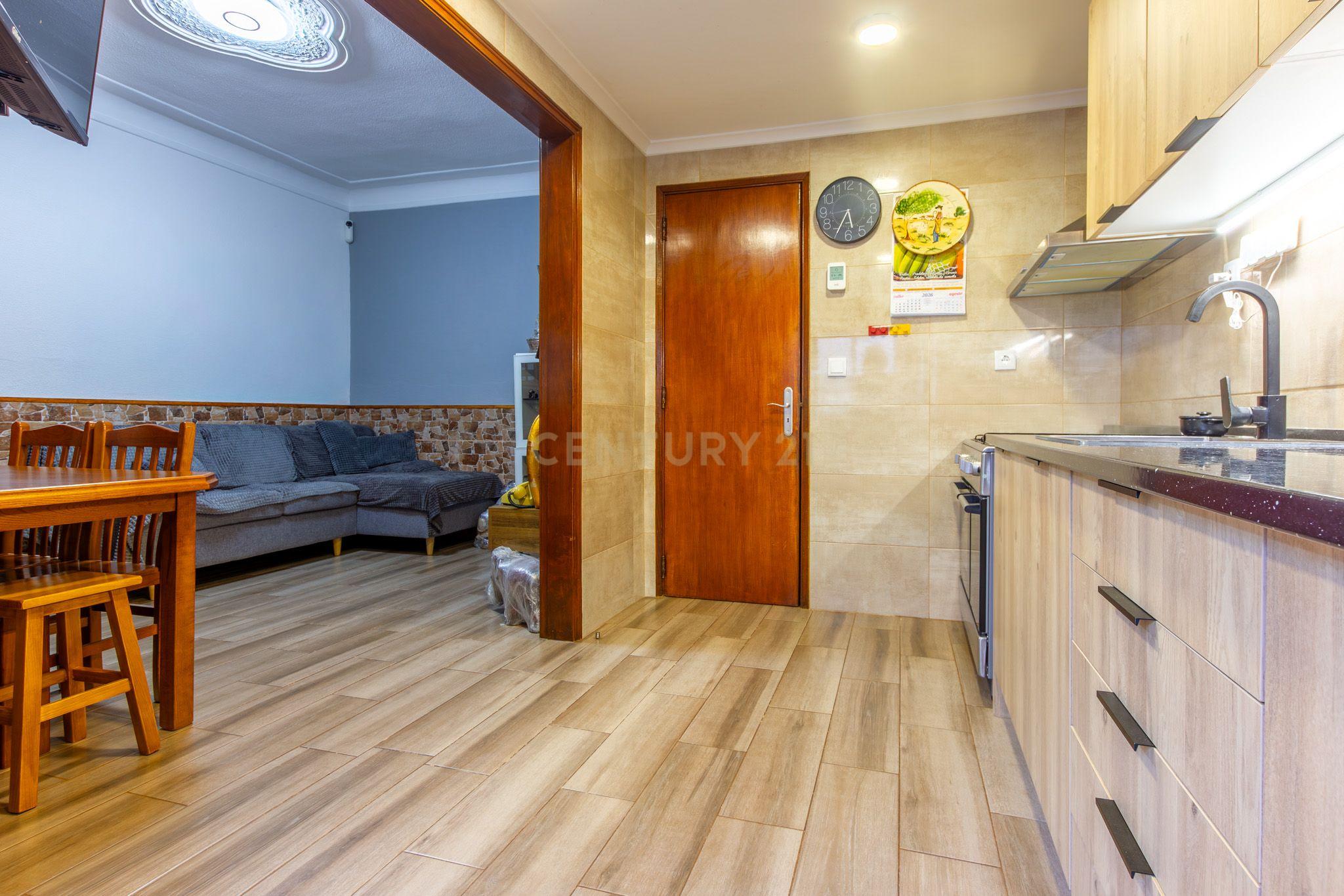 Fotografia 4 de Paio Pires - Apartamento de 4 assoalhadas remodelado, com quintal