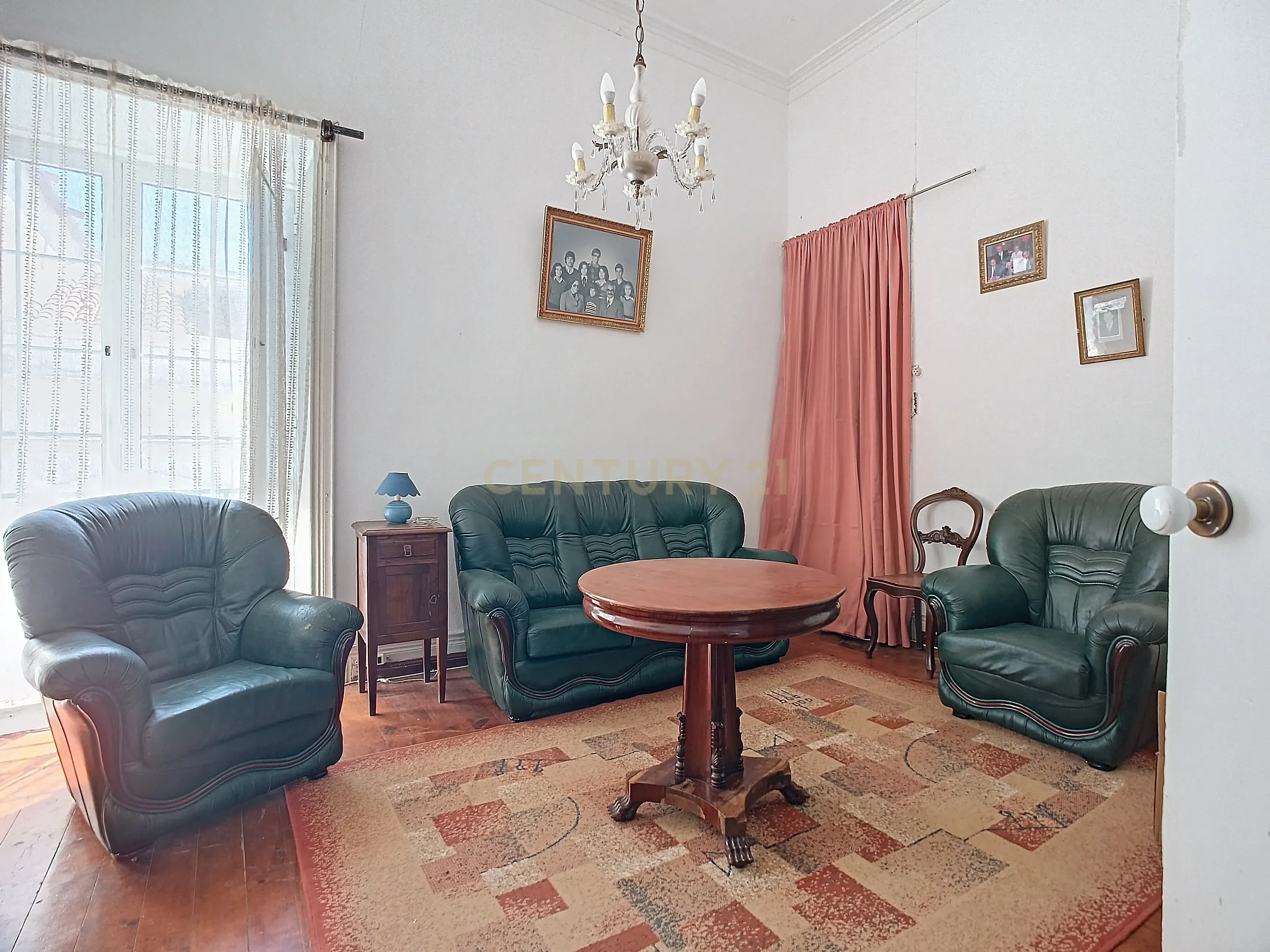 Fotografia 11 de Edifício em Praça Histórica | Vila Franca do Campo
