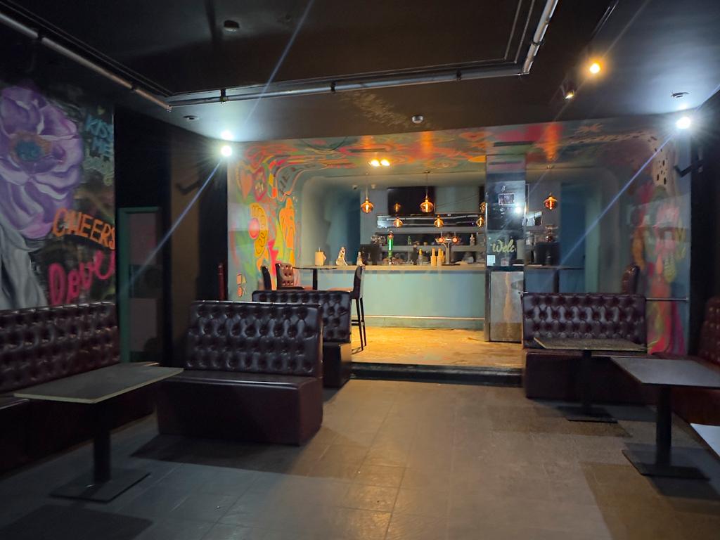Largo de Santos | Espaço Comercial / Bar / Cafetaria — Sem Trespasse e Pronto a Abrir - Image 14