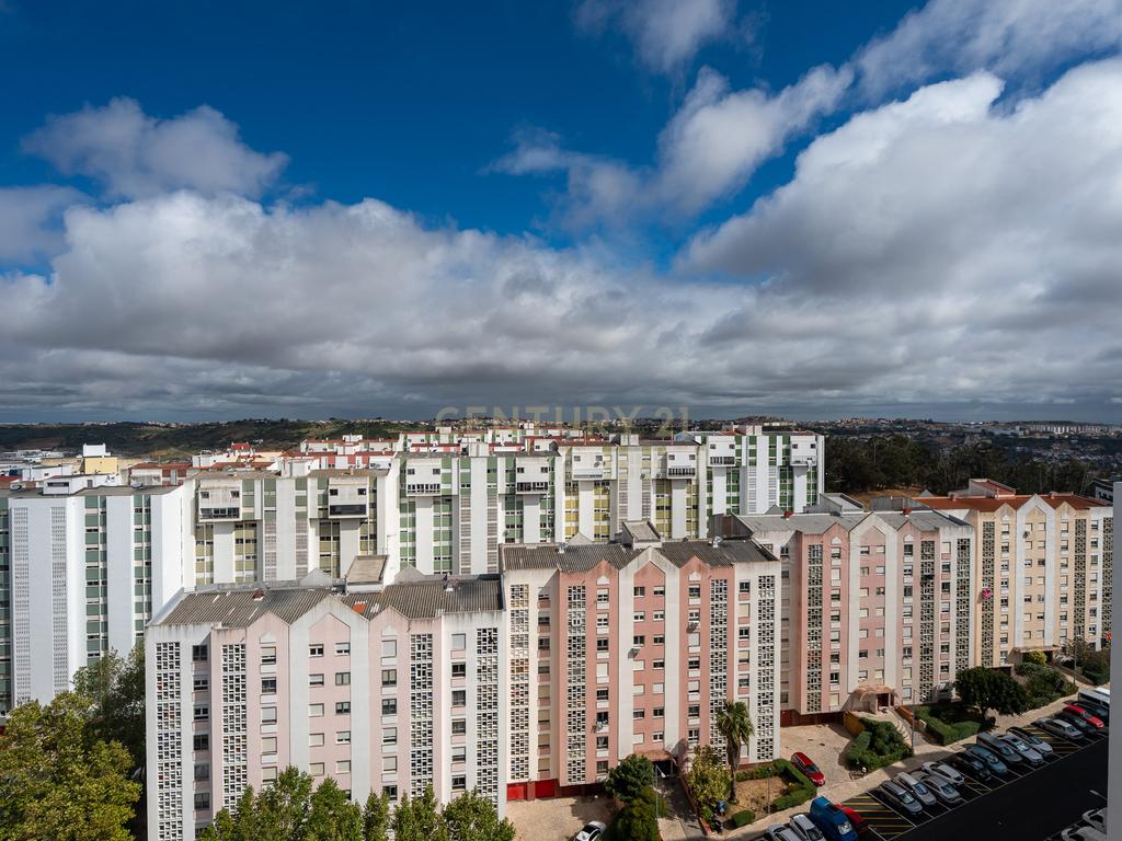 Apartamento T2 em Santo António dos Cavaleiros_Muito bem localizado - Image 21