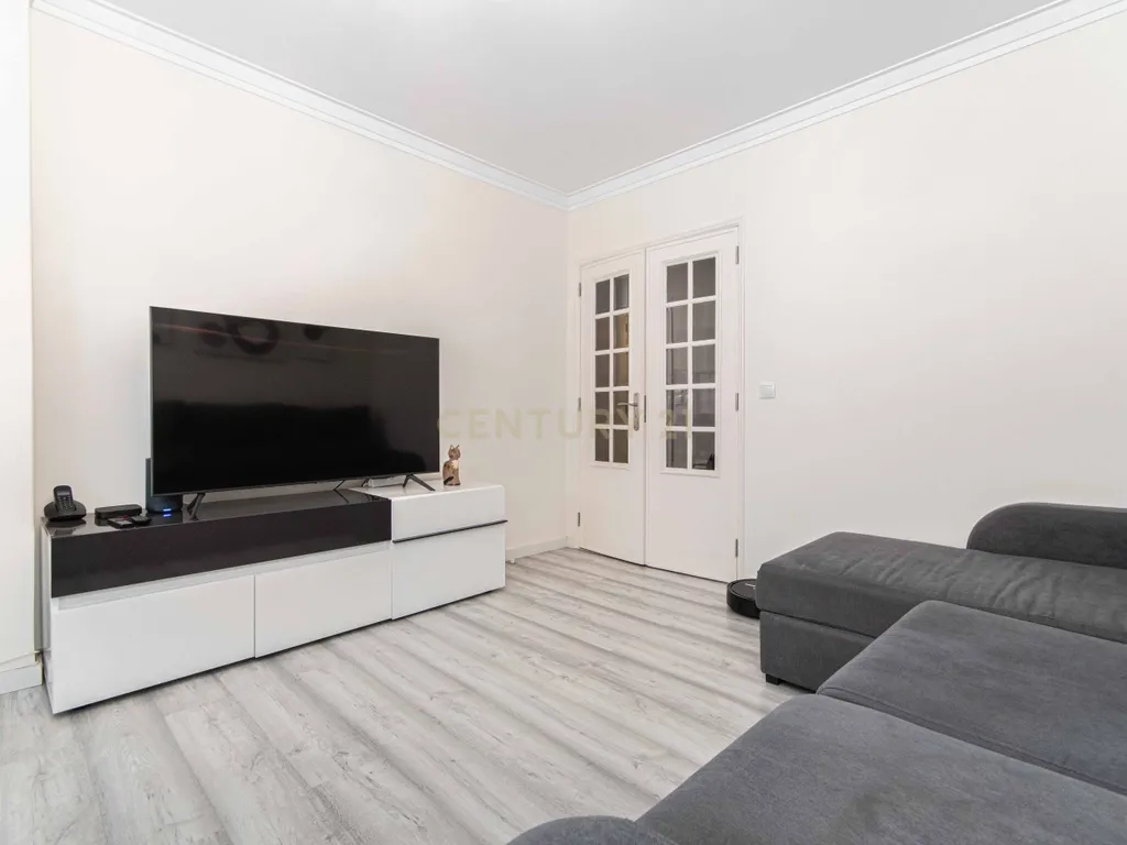 Apartamento T2 Remodelado (Agualva/Cacém) - Image 3