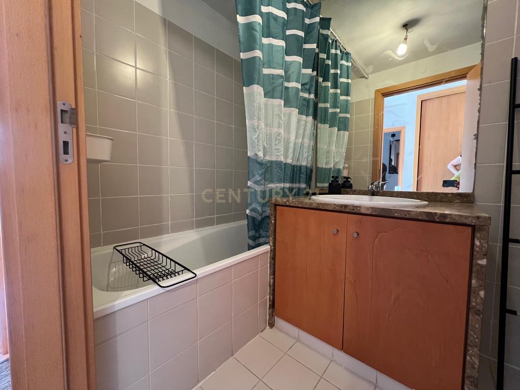 Apartamento T3 com vista desafogada e excelente luminosidade em Lumiar - Image 22