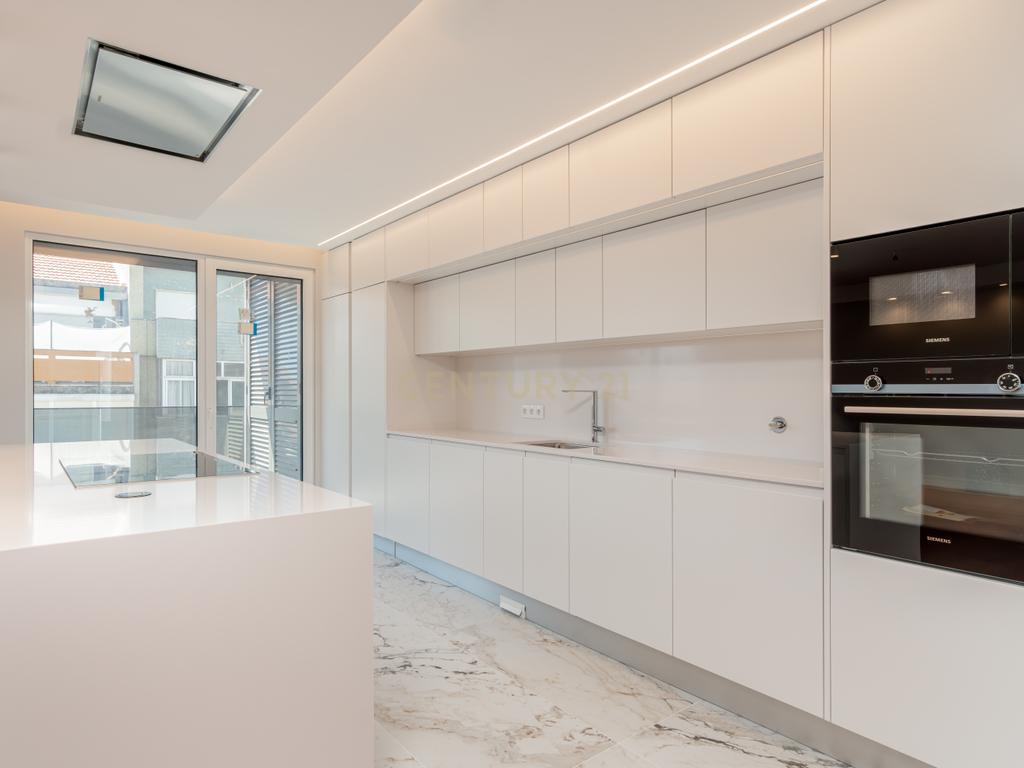 Empreendimento novo 2026, Apartamentos contemporâneos de elevado padrão. - Image 7
