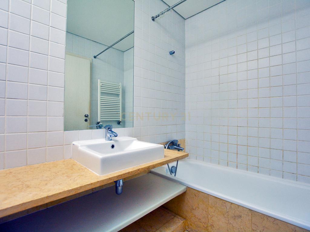 Apartamento T0 Parque das Nações - Image 16