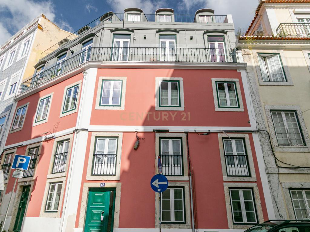 Apartamento no Coração do Príncipe Real – Lisboa - Image 1