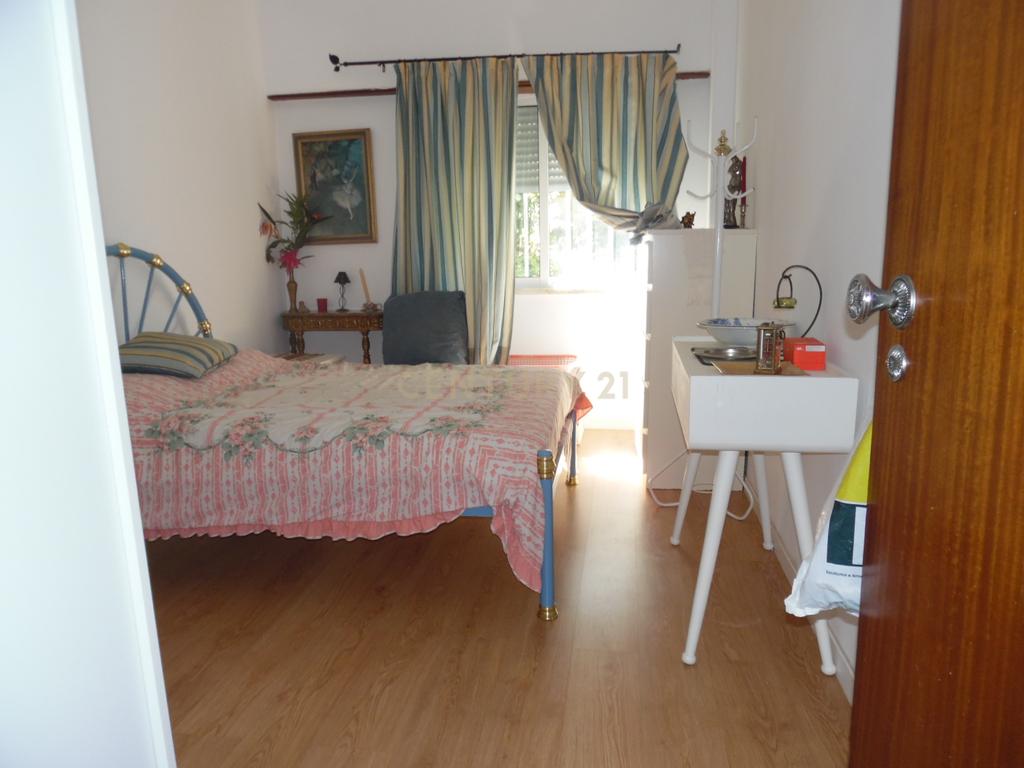 Apartamento T1 em Águas Livres, Amadora - Oportunidade Única - Image 11