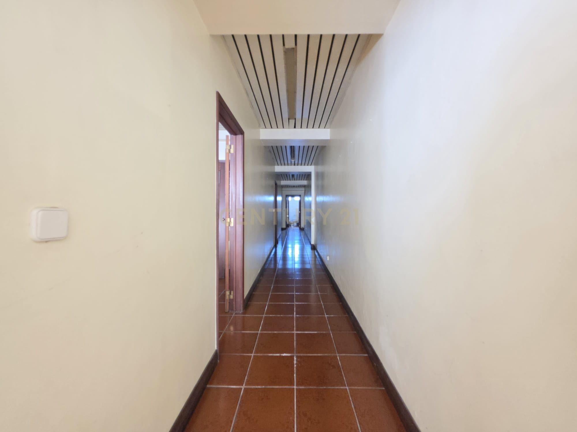 Fotografia 10 de Espaço Comercial | 111 m² | Rua de Lisboa | Excelente Localização
