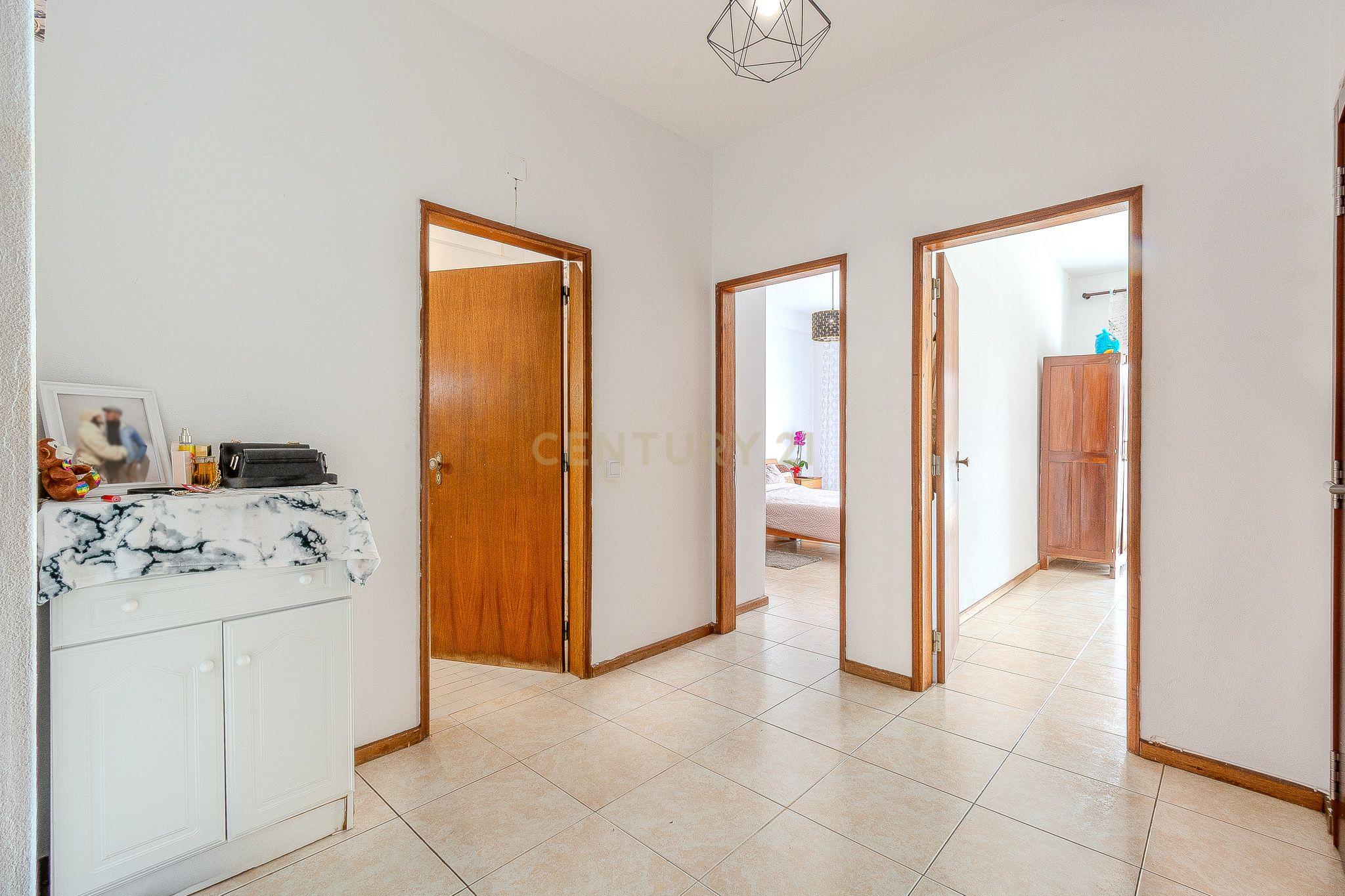 Fotografia 11 de Apartamento T2 com Espaços Exteriores e Arrecadação