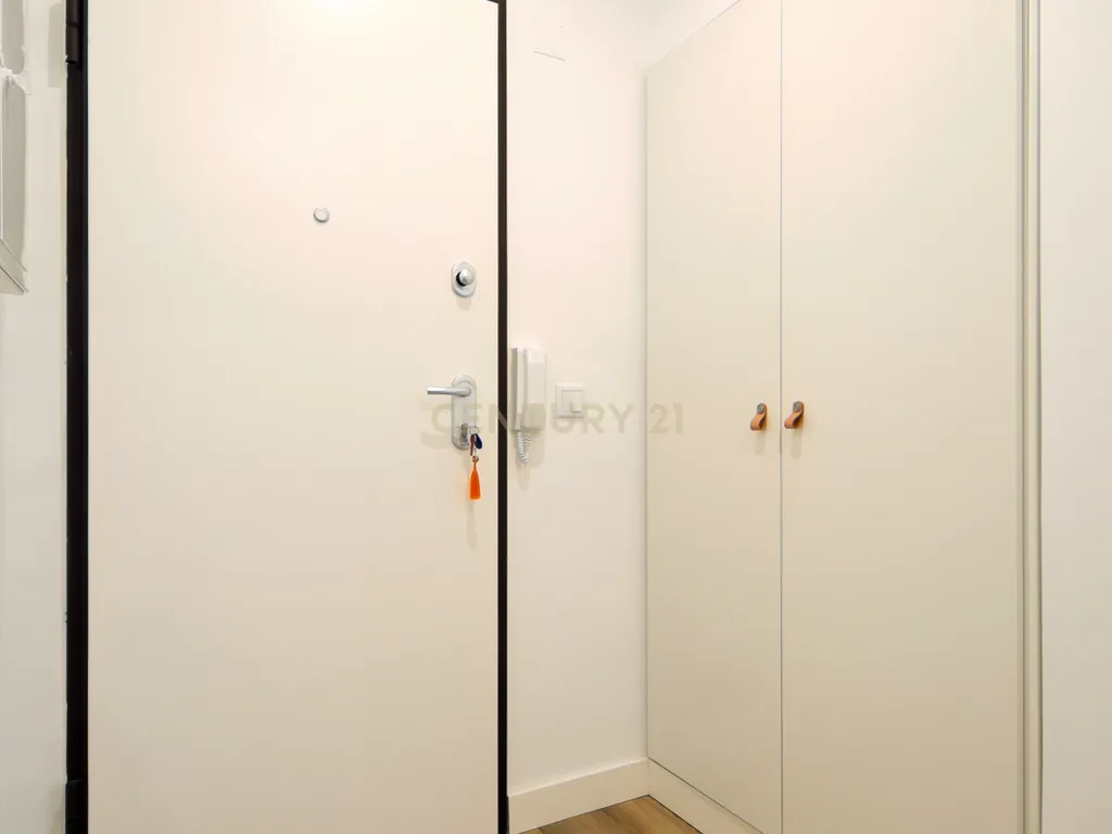 Apartamento T1 - totalmente remodelado - Elevador- S. António Caparica - Image 6