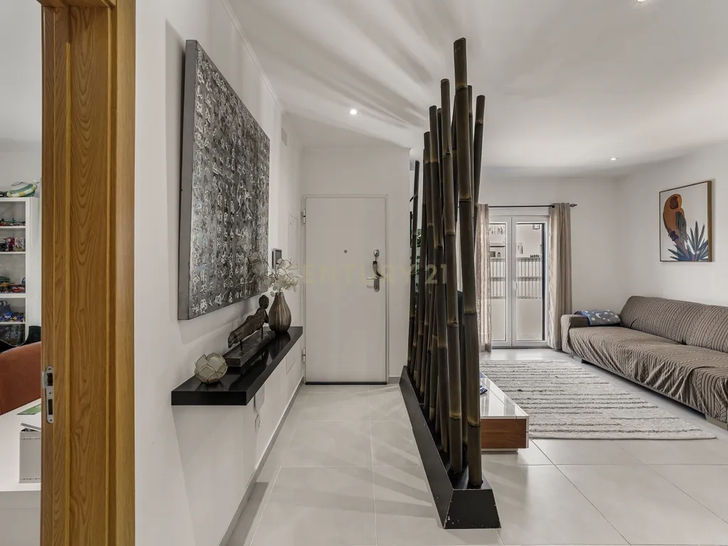 Moradia T3 isolada com garagem, Quinta do Conde - Image 20