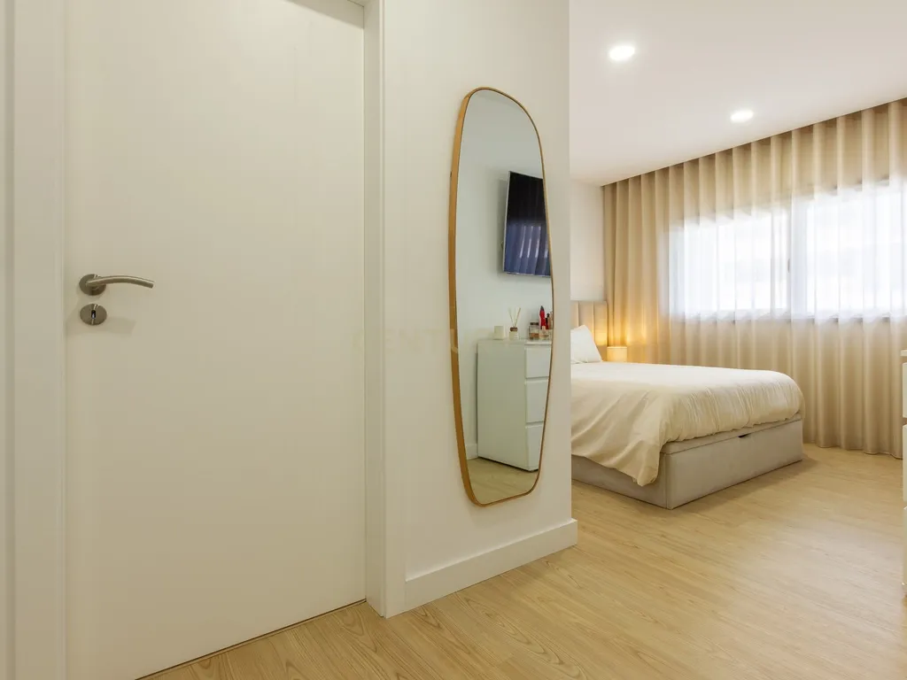 Apartamento T2 - Barreiro, Perto da Praia e Centro - Image 12
