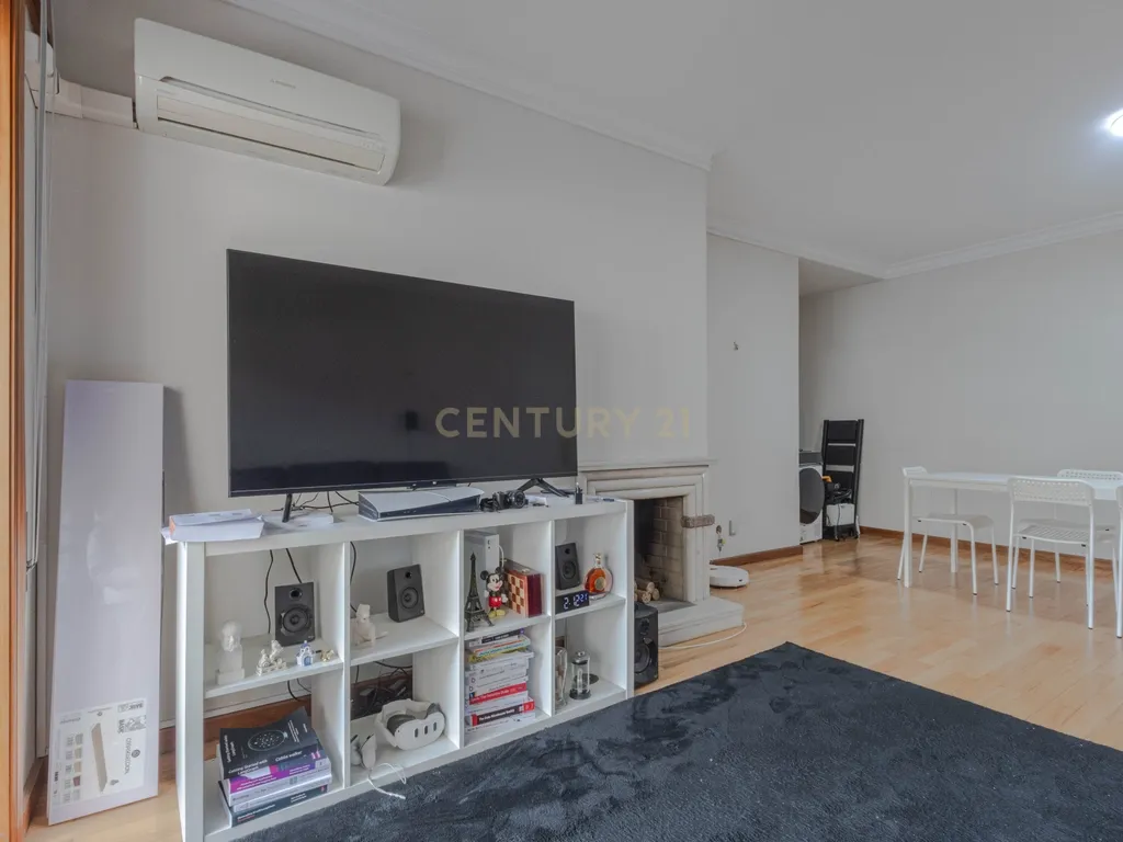 Excelente Apartamento T2 na Travessa das Condominhas - Image 11