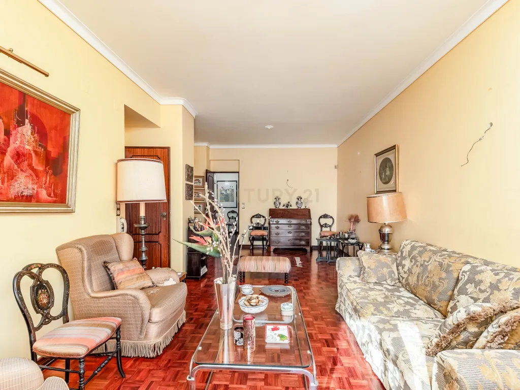 Espetacular Apartamento T5 com Terraço e Garagem, em São Domingos de Benfica, Lisboa - Image 7